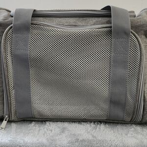 Collapsible Pet Carrier w/ Adjustable Strap Color:Gray